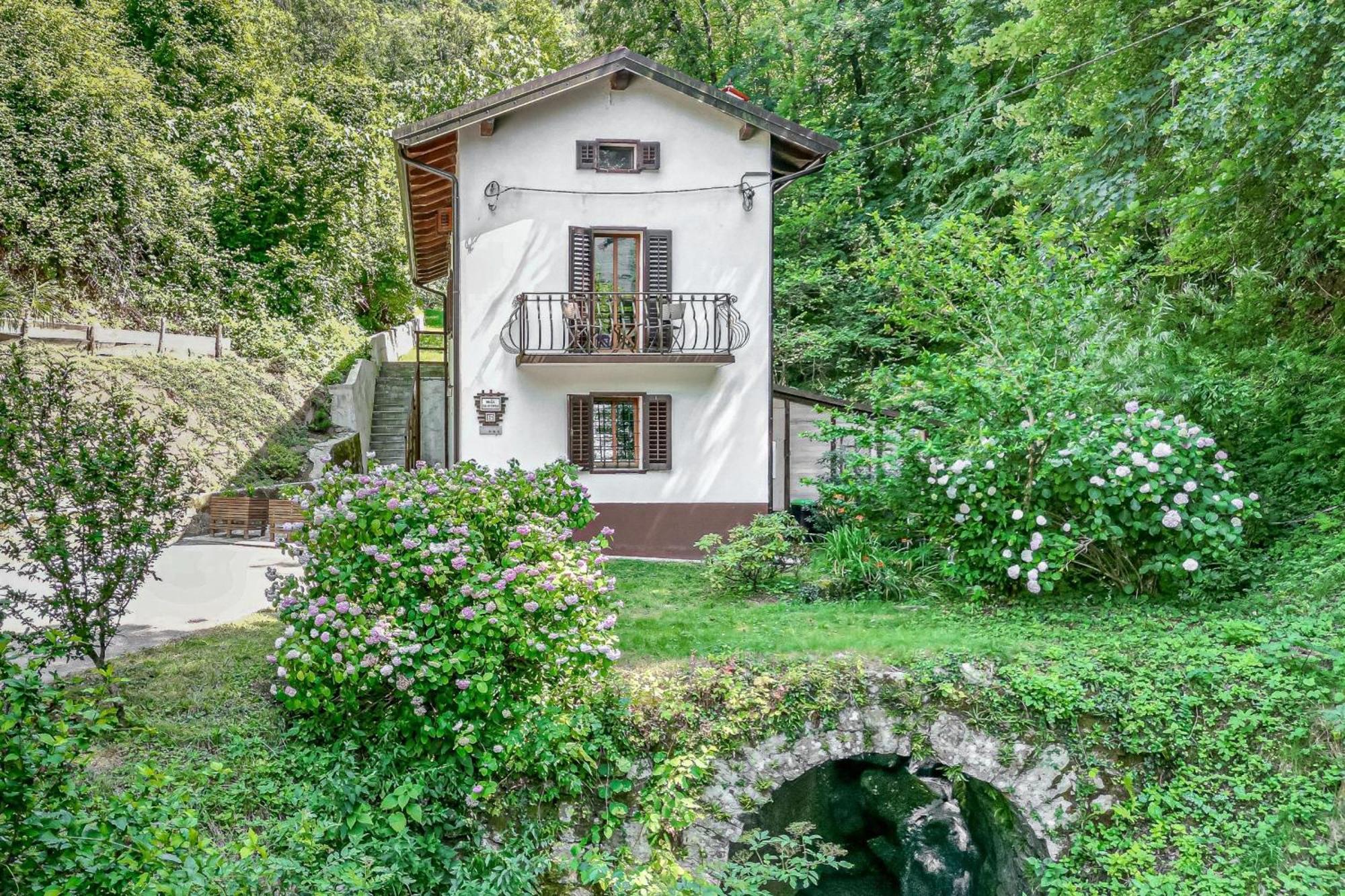 House By The Stream - Happy Rentals Avce Esterno foto