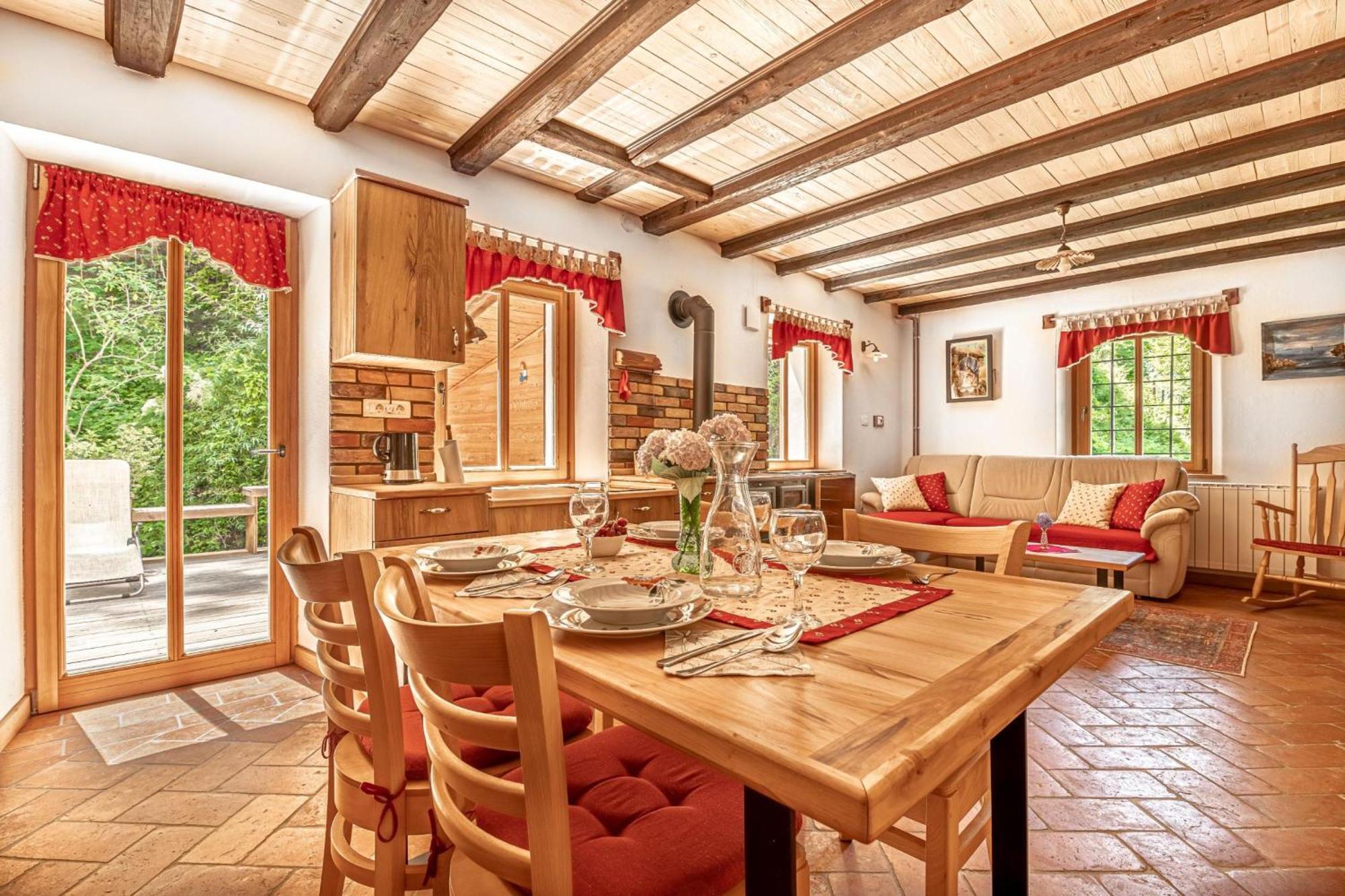 House By The Stream - Happy Rentals Avce Esterno foto