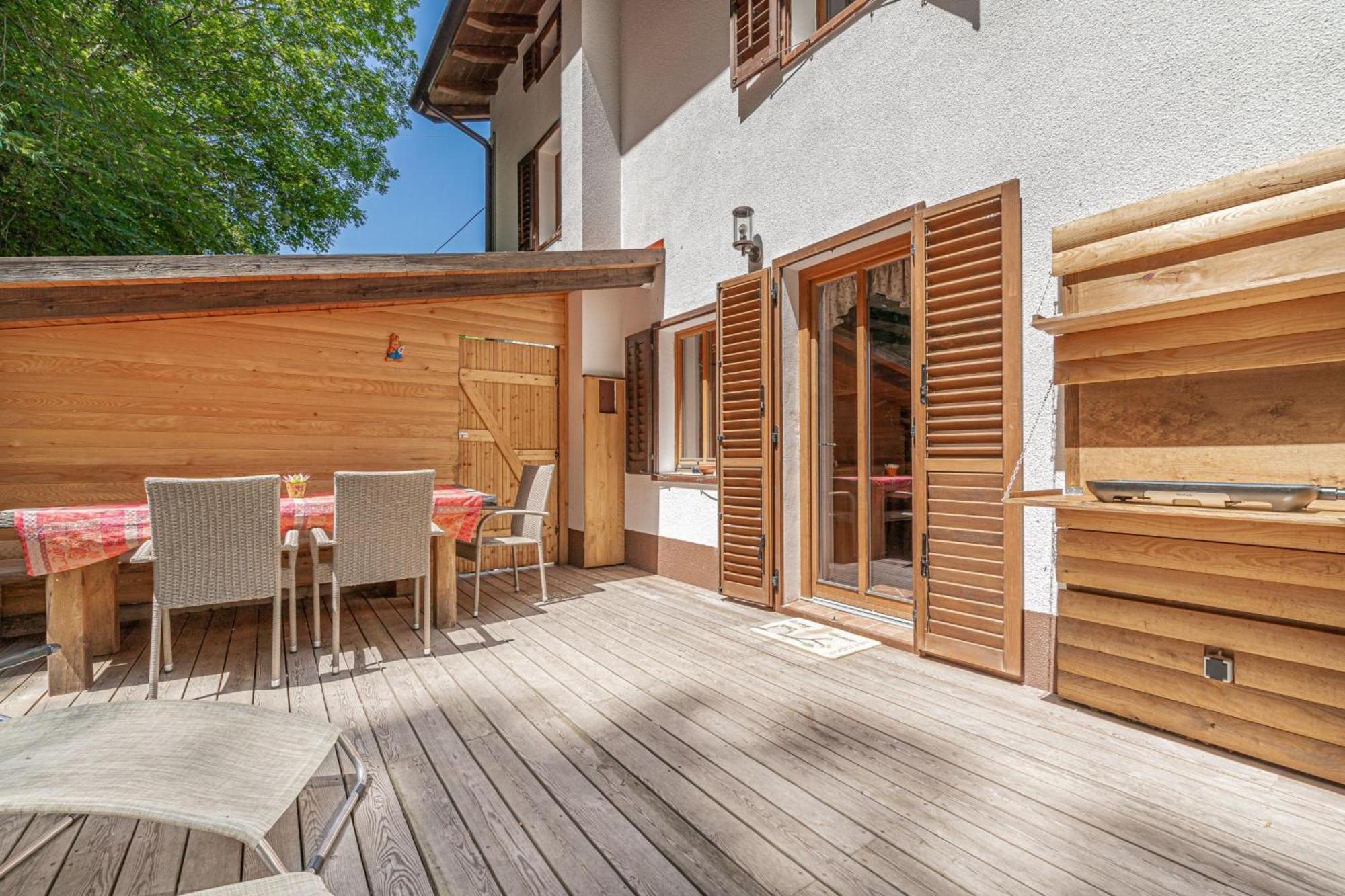 House By The Stream - Happy Rentals Avce Esterno foto