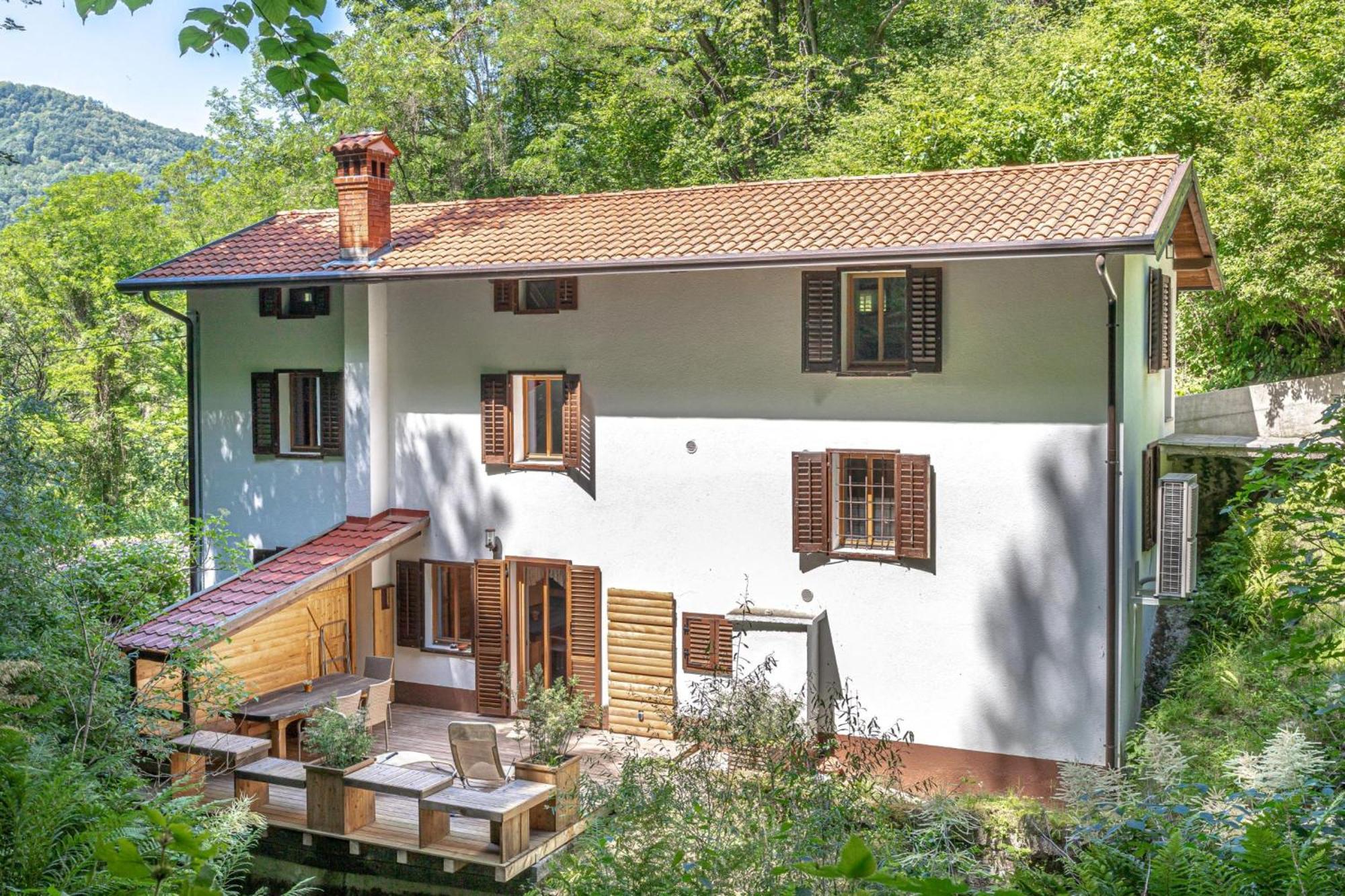 House By The Stream - Happy Rentals Avce Esterno foto